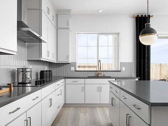 Gorgeous kitchen with eat-in island