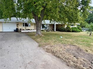 2918 N 22nd St, Decatur, IL 62526