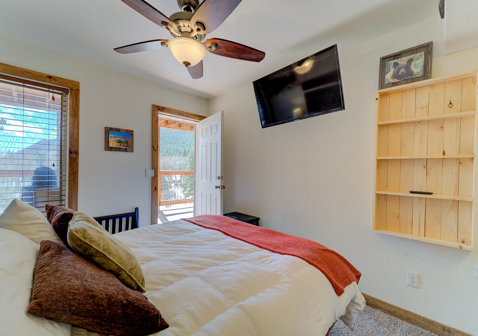 Studio, 200 sqft, $1,300 — Photo 2