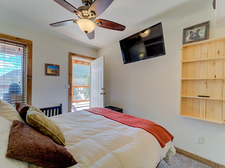 10755 Ute Pass Ave #4 — Photo 2