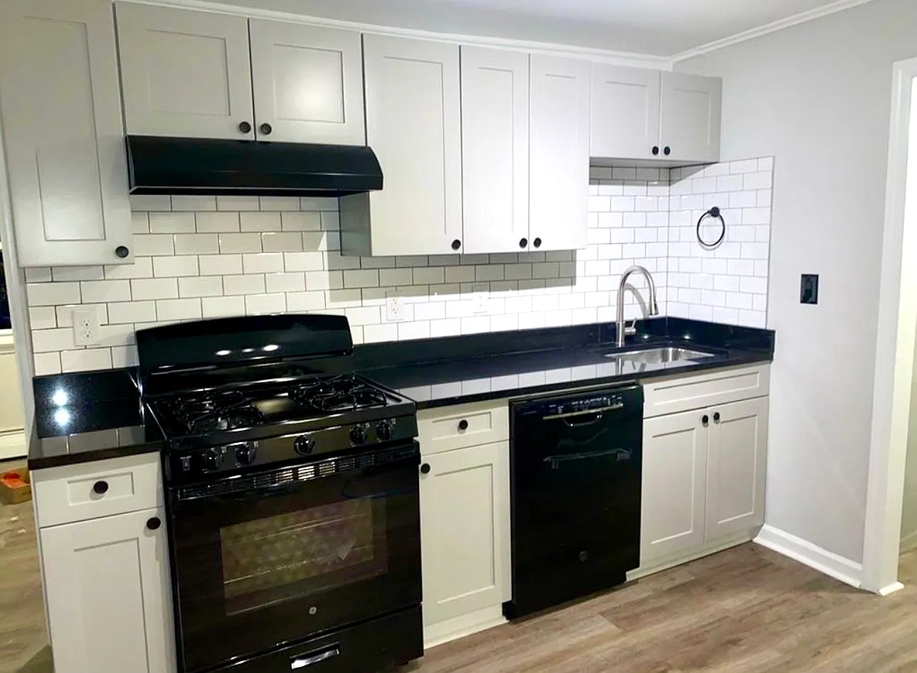 2 bed, 750 sqft, $2,100 — Photo 1