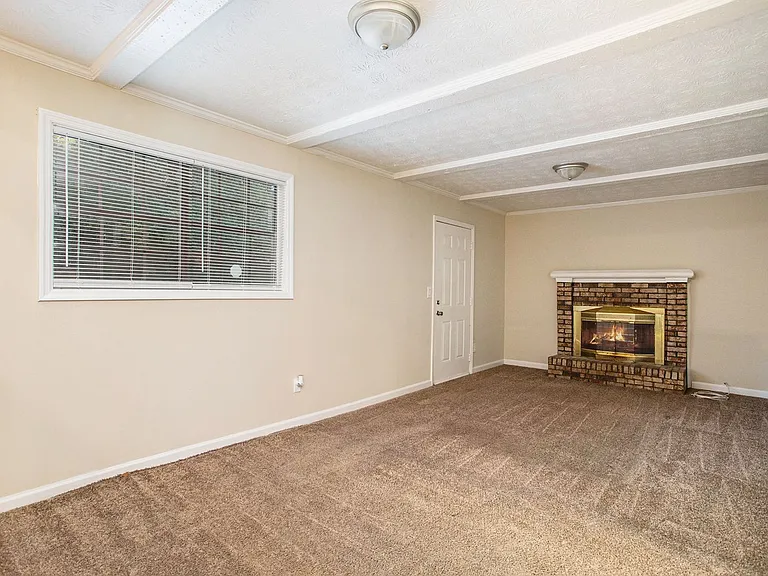 3735 Londonderry Ct — Photo 14