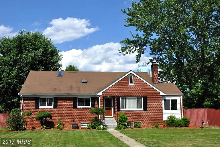 11 Mattingly Ave photo 1