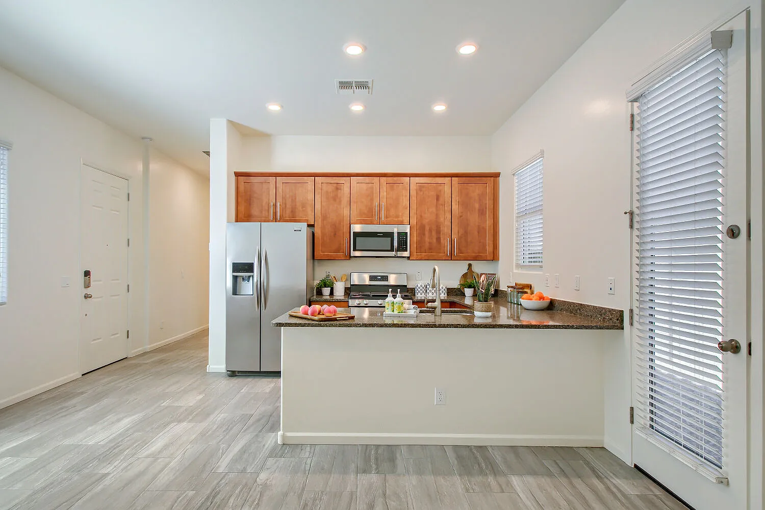 1 bed, 706 sqft, $1,550 — Photo 4