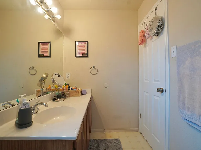 3001 Bernardino Cv — Photo 23