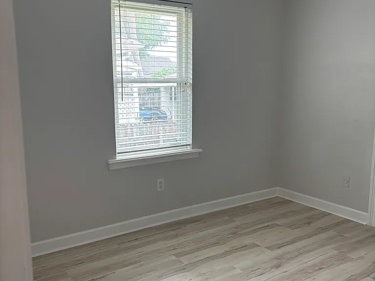 1350 Sylvia Ave — Photo 6