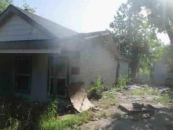4th image of 229 Kirk Ln