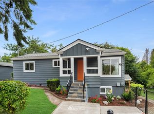 2006 SW 100th St, Seattle, WA 98146