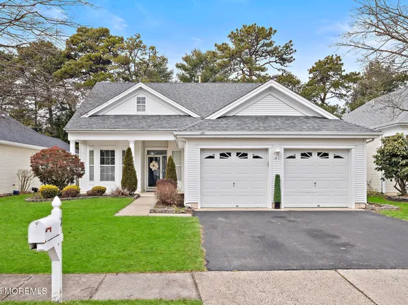 11 Brightwinds Court, Lakewood, NJ 08701