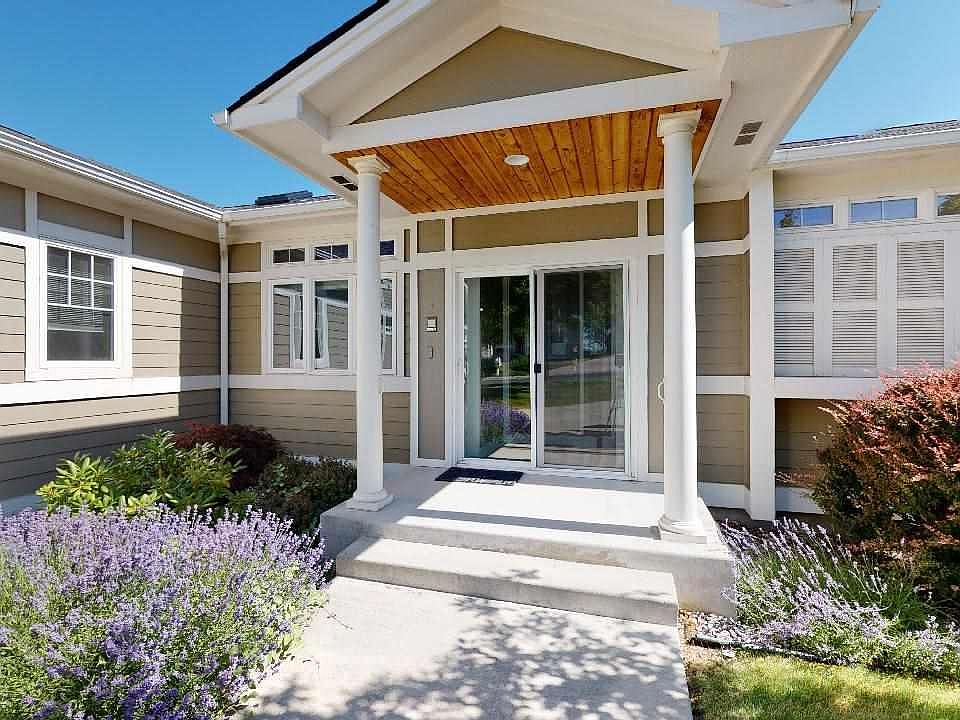 1st image of 1545 Capri Ct