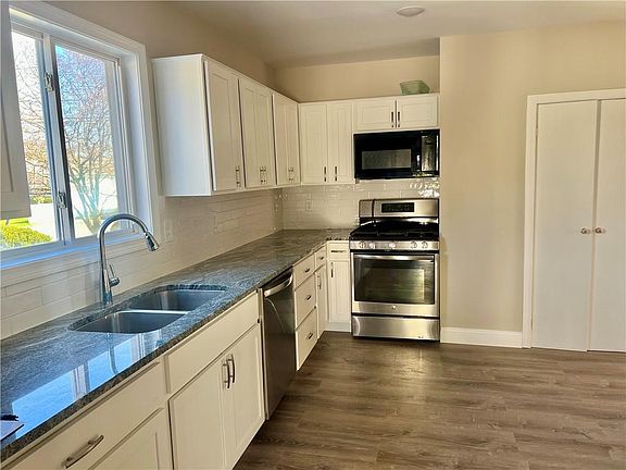 4th image of 37-39 Old Oak Ave
