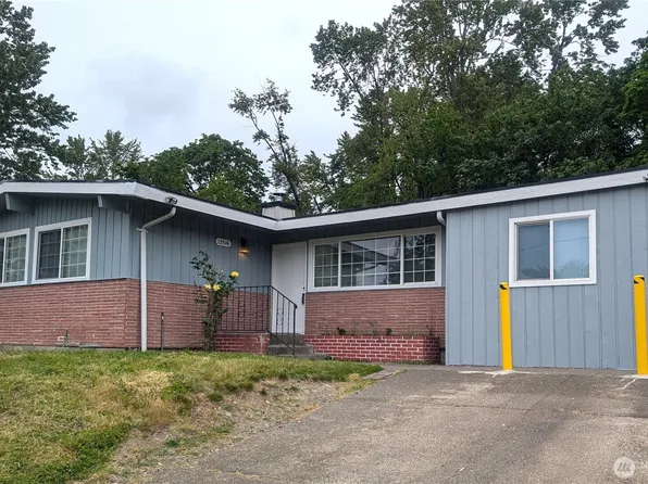 12516 74th Avenue S, Seattle, WA 98178