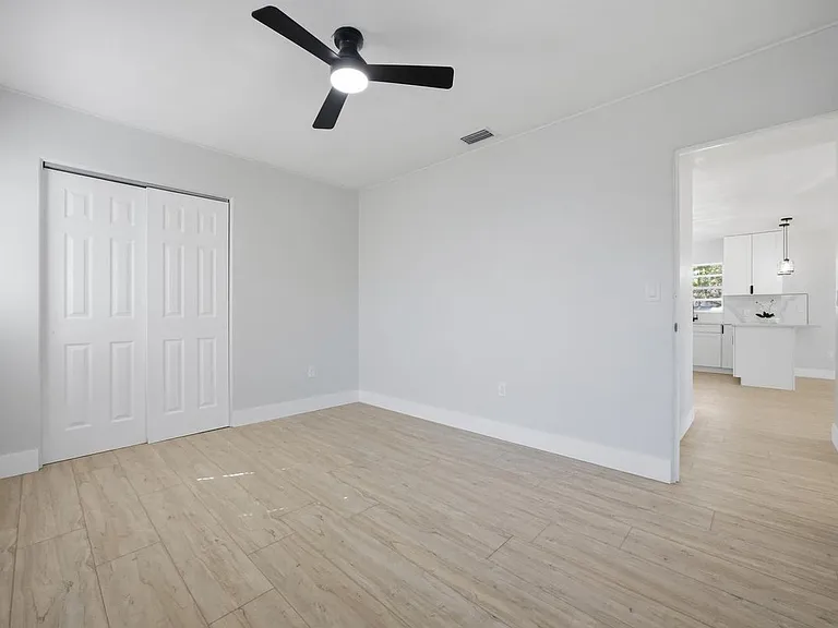 6052 Central Ave — Photo 5