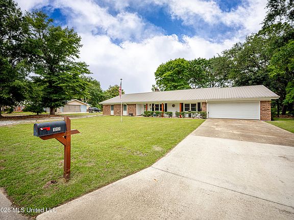 2nd image of 117 Muirfield Ct