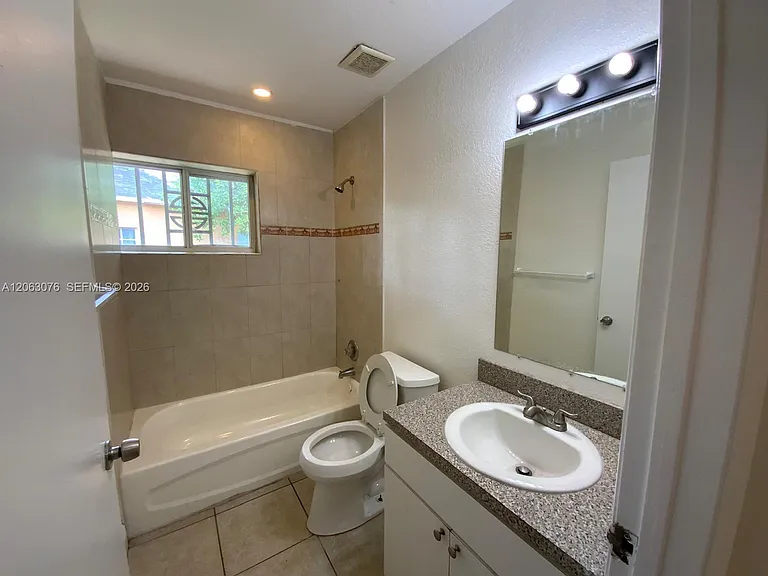 3342 NW 9th Ave #3344 — Photo 32