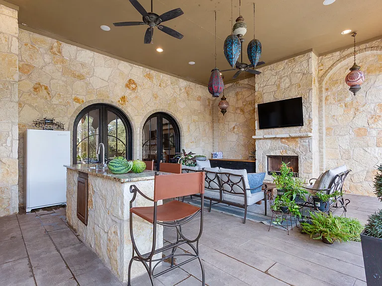 8464 Spicewood Springs Rd — Photo 19