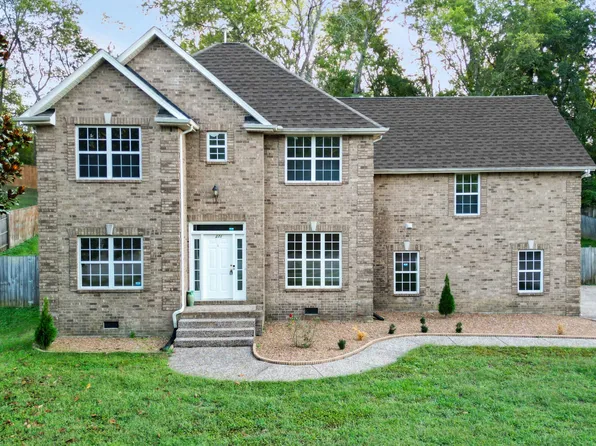 271 Page Dr, Mount Juliet, TN 37122