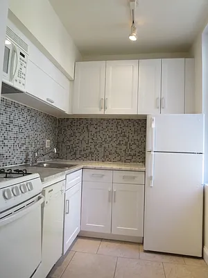 Rented by Citi Habitats | media 18