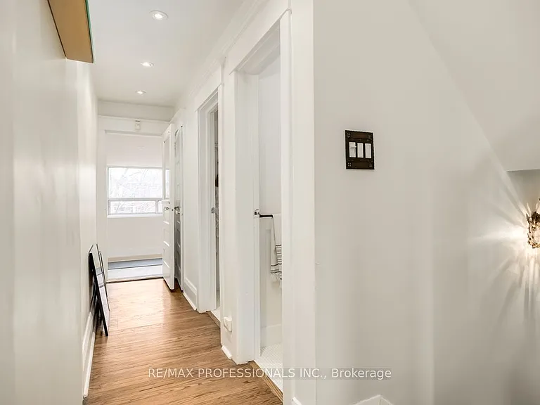 1381 Lansdowne Ave — Photo 16