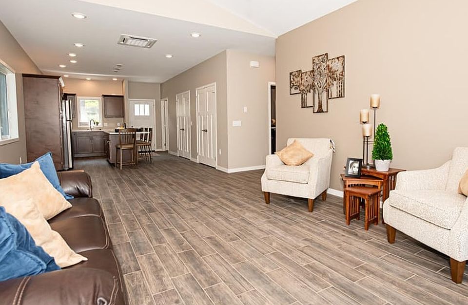 2nd image of 27956 Sundown Ln Unit D1