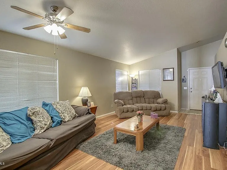 2342 E Springfield Pl — Photo 7
