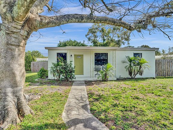 2nd image of 5348 NE 15th Avenue