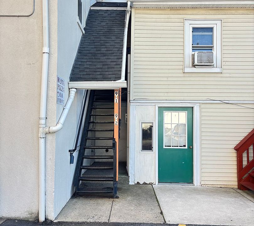 1st image of 9-1 W Water St