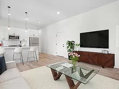 2203 N Hamilton Ave #201 — Photo 3