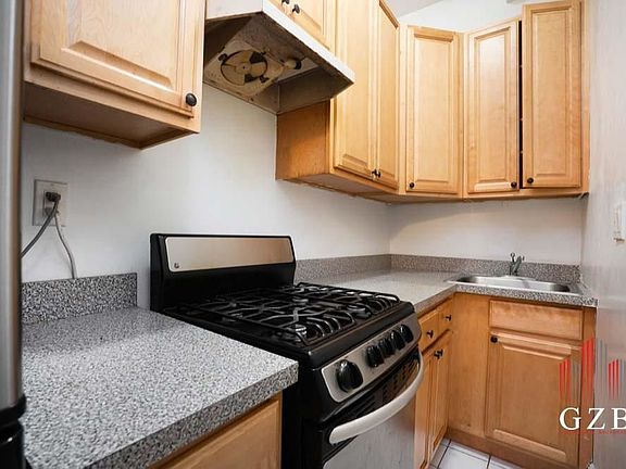 5th image of 158 E 102nd St #4F
