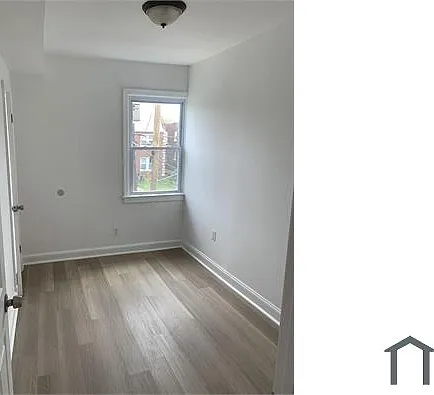 3 bed, 825 sqft, $3,580 — Photo 2