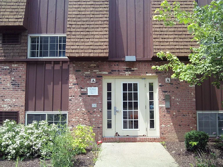 4745-4747 4749 4751 Oberlin Avenue Lorain Oh #4405 — Photo 10