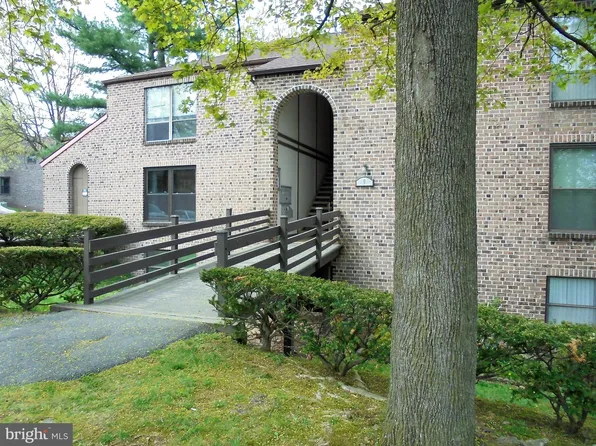 9 Fairway Rd #D, Reading, PA 19607