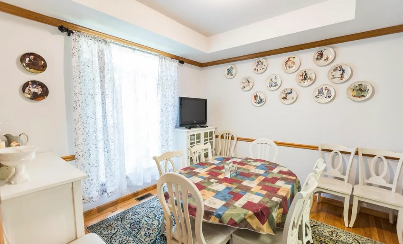 4 bed, 2973 sqft, $2,800 — Photo 4