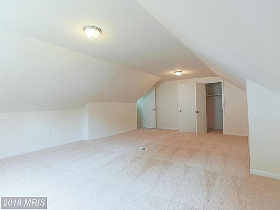 4th image of 717 Nova Ave