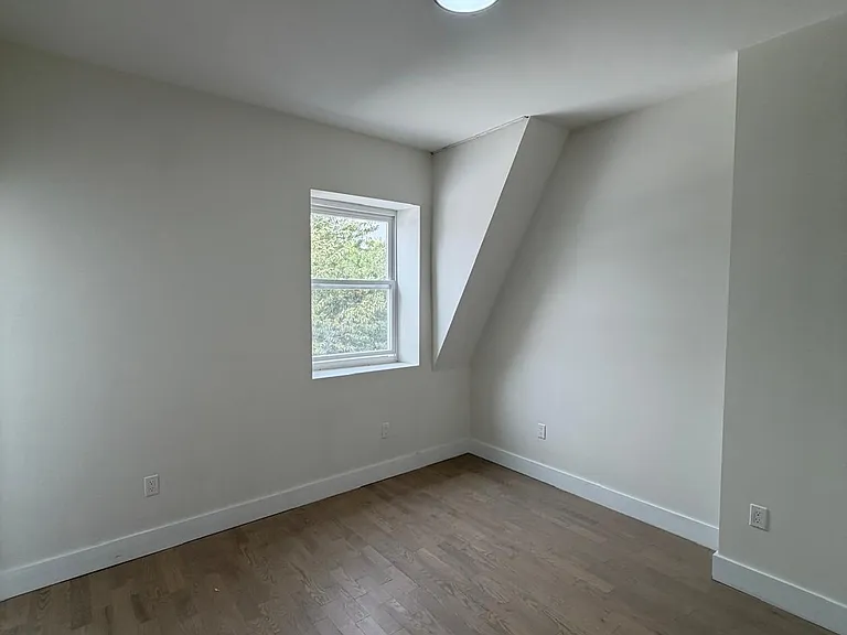 51 Lincoln Park #3B — Photo 6