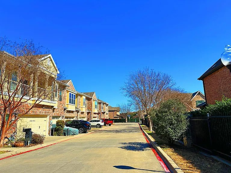 1206 Emerald Glen Trl — Photo 3