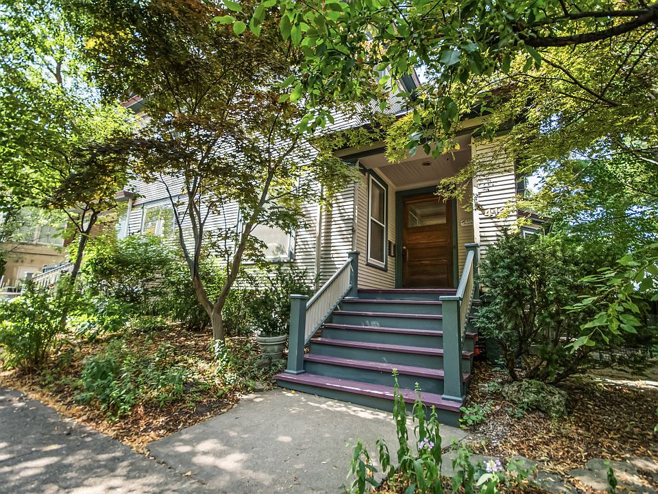 1st image of 413 Dempster St
