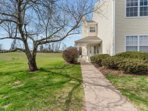 409 Hunt Dr, Holland Twp., NJ 08848