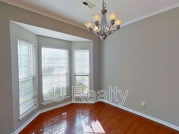 3rd image of 7236 Rock Island Rd