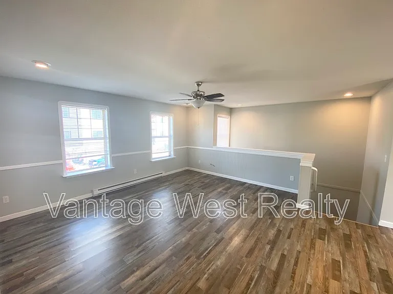 1073B Lawson Ave — Photo 7