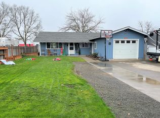8219 Division Rd, White City, OR 97503