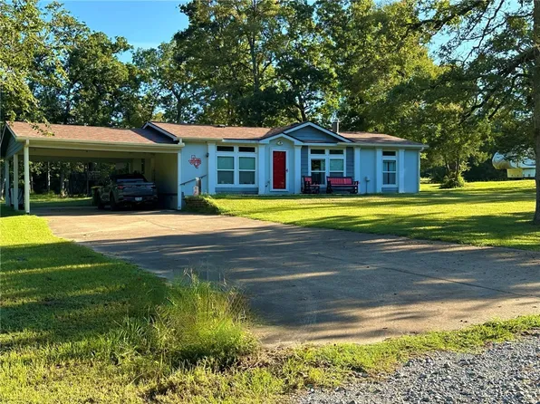 300 Hickory Ridge Dr, Hilltop Lakes, TX 77871