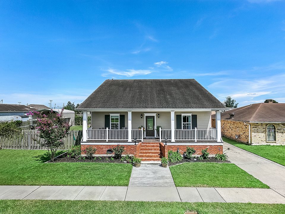 1st image of 3813 Lyndell Dr