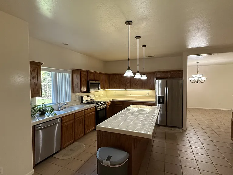 142 W Reese Ave — Photo 4