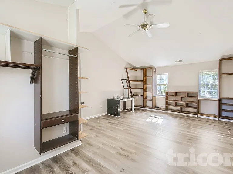 9022 Jaldena Dr — Photo 5