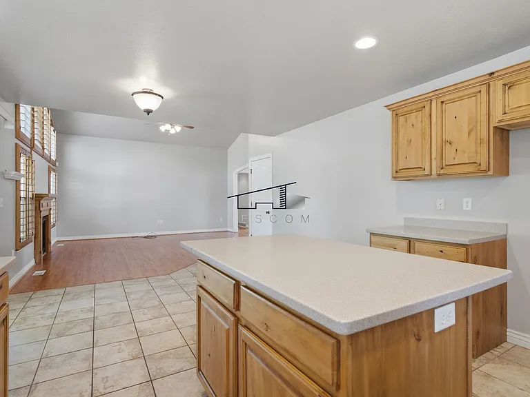 77037-4879 S 5050 W — Photo 7