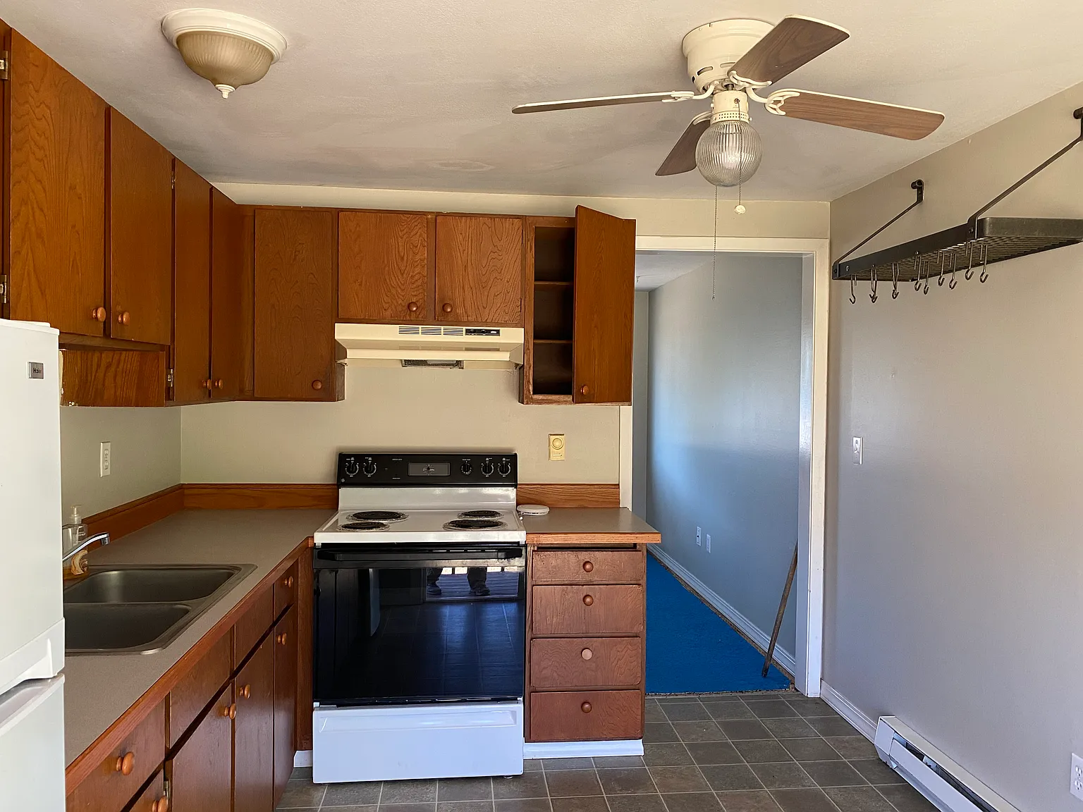 513 E Herb St — Photo 3