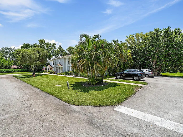11830 Brier Patch Ct — Photo 34