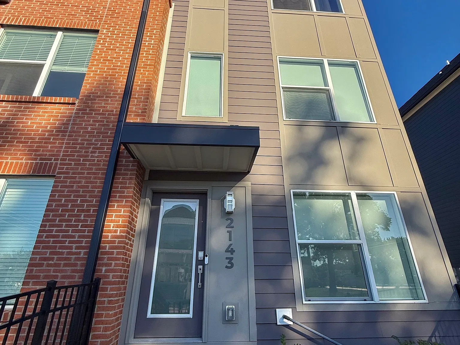 2 bed, 2.5 bath, 1430 sqft, $2,500 — Photo 3