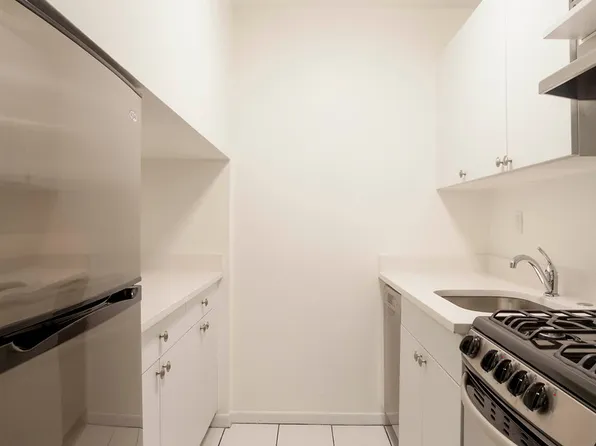 65 4th Avenue image 5 of 9